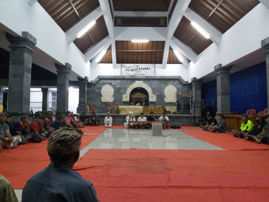 BANJAR ADAT KASIANAN GELAR RAPAT TUTUP TAHUN SAKA, LAPORKAN KEGIATAN DAN KEUANGAN SECARA TRANSPARAN